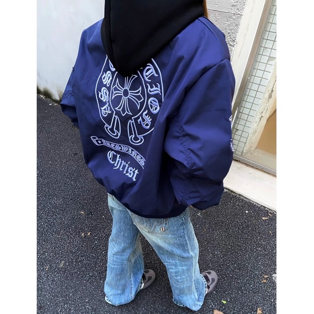 ゴシックグラフィックワークジップブルゾン 3col   R01845