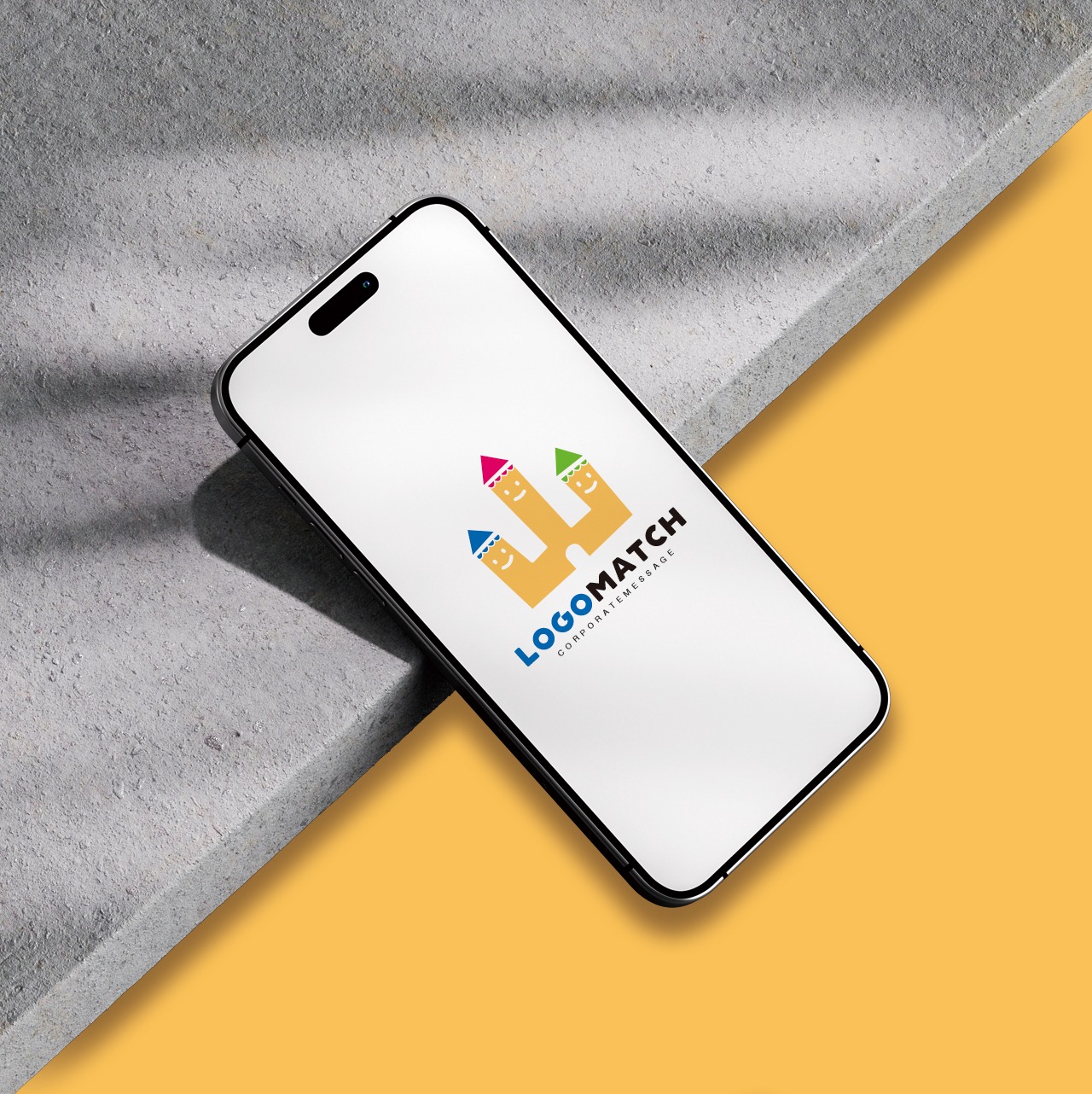 可愛らしいお城の山のロゴ