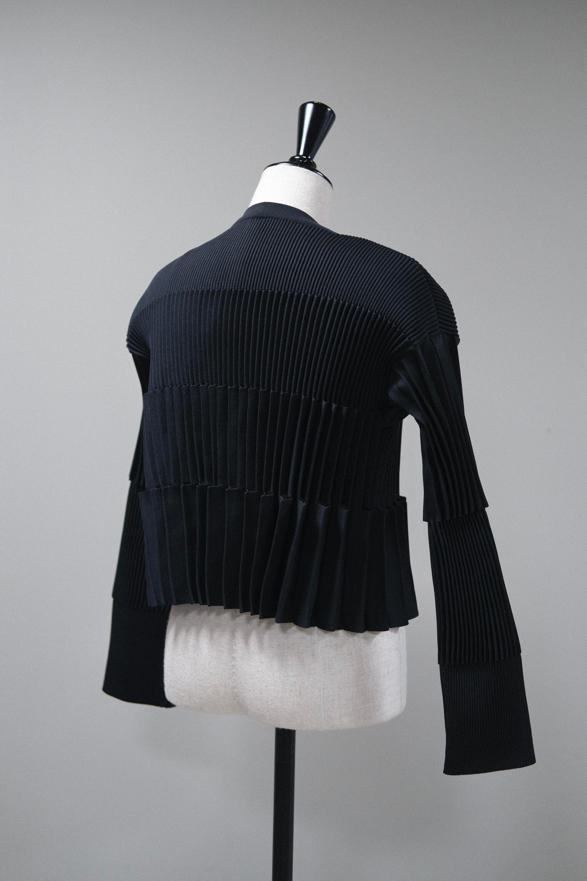 CFCL】 ACCORDION CROPPED CARDIGAN -black- | loop