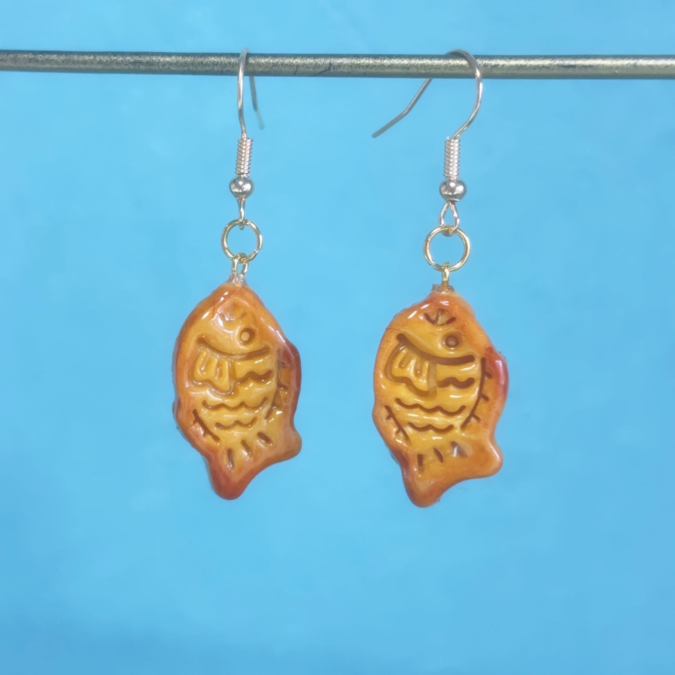 再販 ＆ リニューアル‼️【即日発送】 ミニチュア たい焼き ピアス