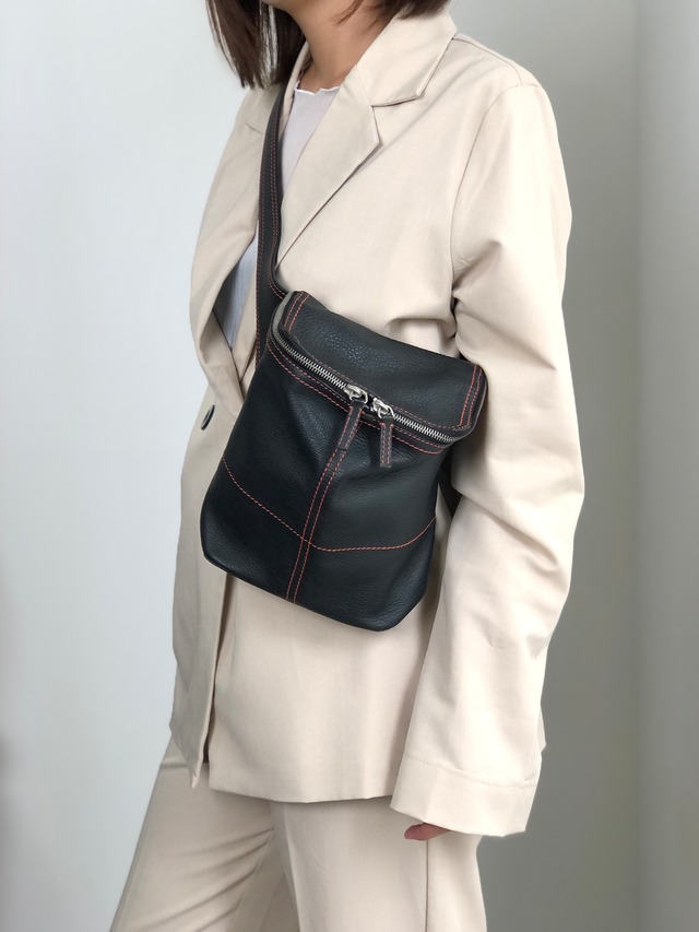 PRADA プラダ ショルダーバッグ ブラック ステッチ レザー ウエストバッグ スリングバッグ vintage ヴィンテージ オールド wg4cn6