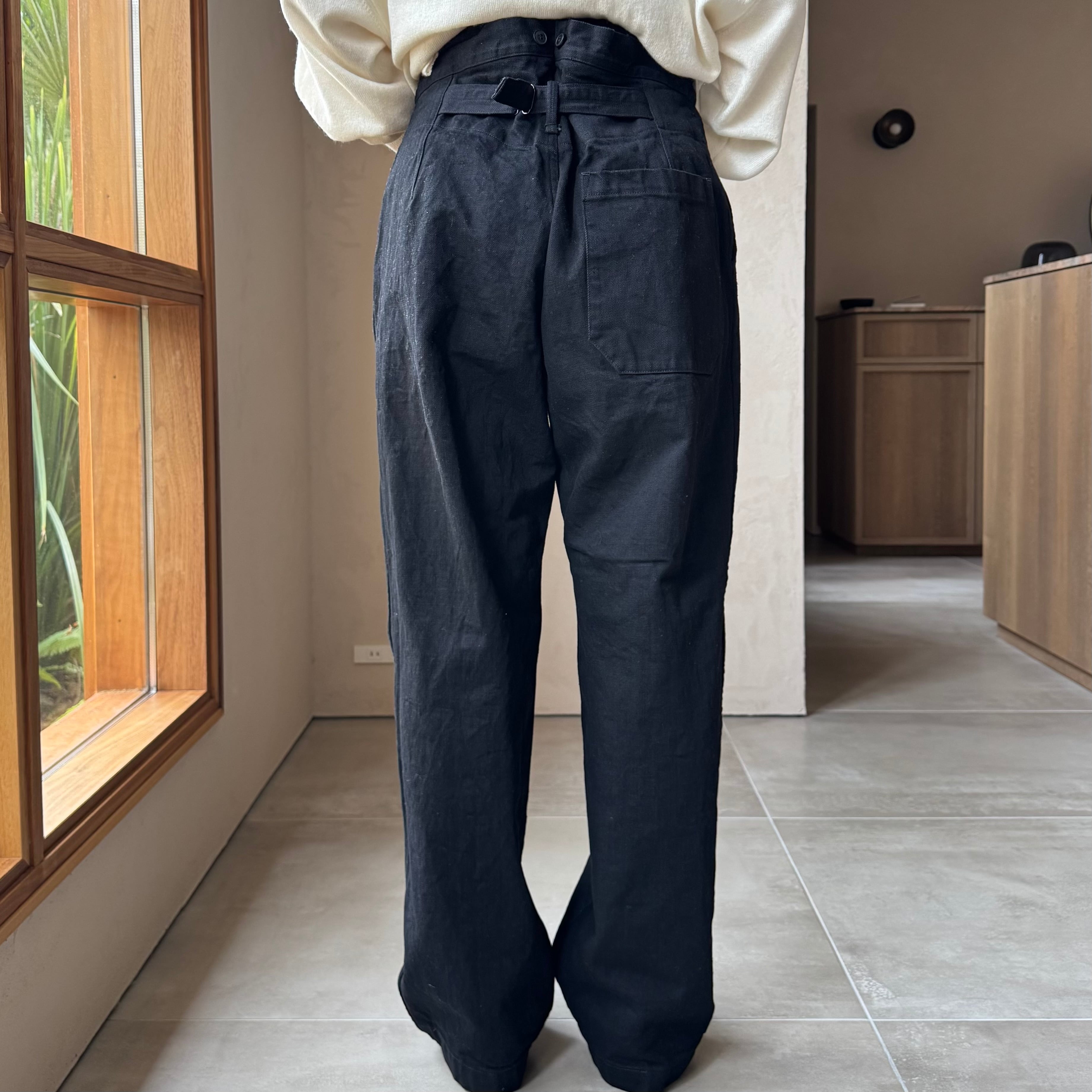 COMOLI ｜ ブラックデニム オーバーパンツ | HJ GALLERY
