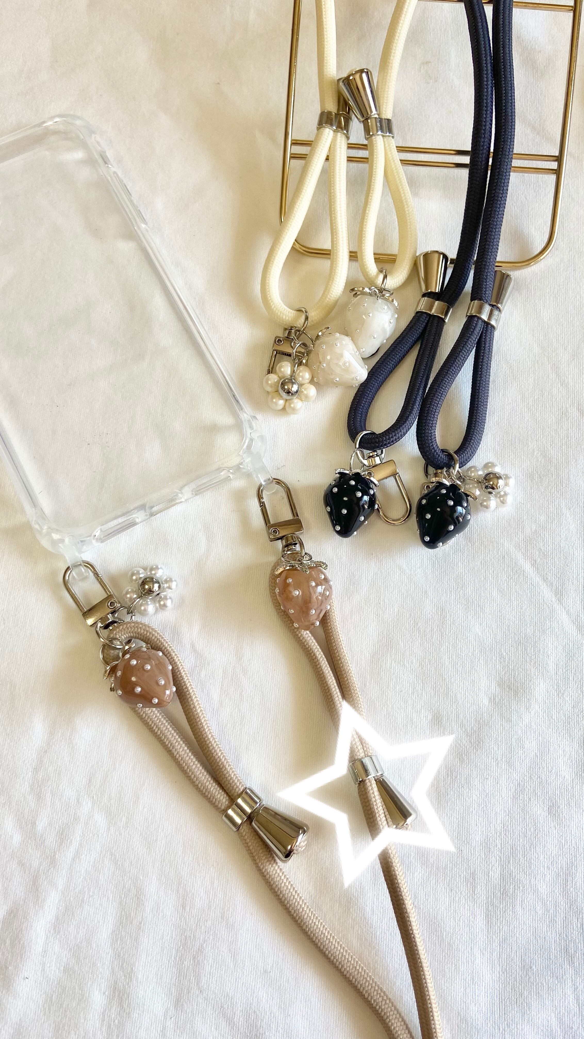 【ブラウン 2カン】イチゴスマホショルダー