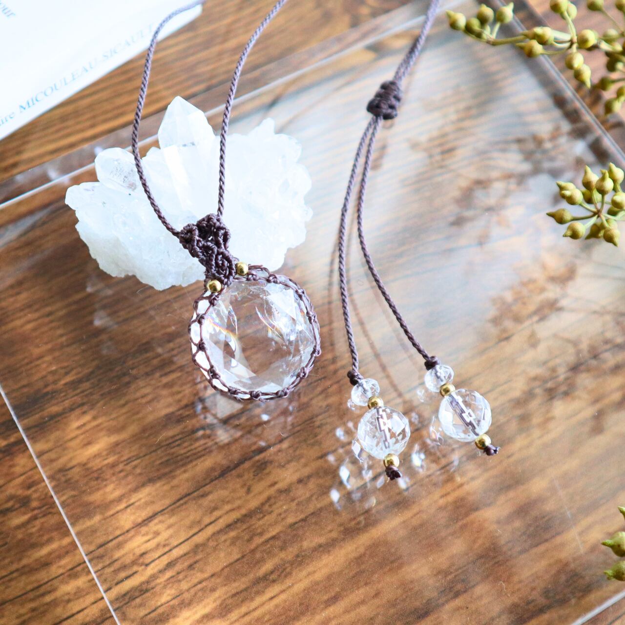 ペンダントトップ 水晶 アイリスクォーツ 虹入り 六芒星 ペンダントトップ 水晶 アイリスクォーツ 虹入り 六芒星
