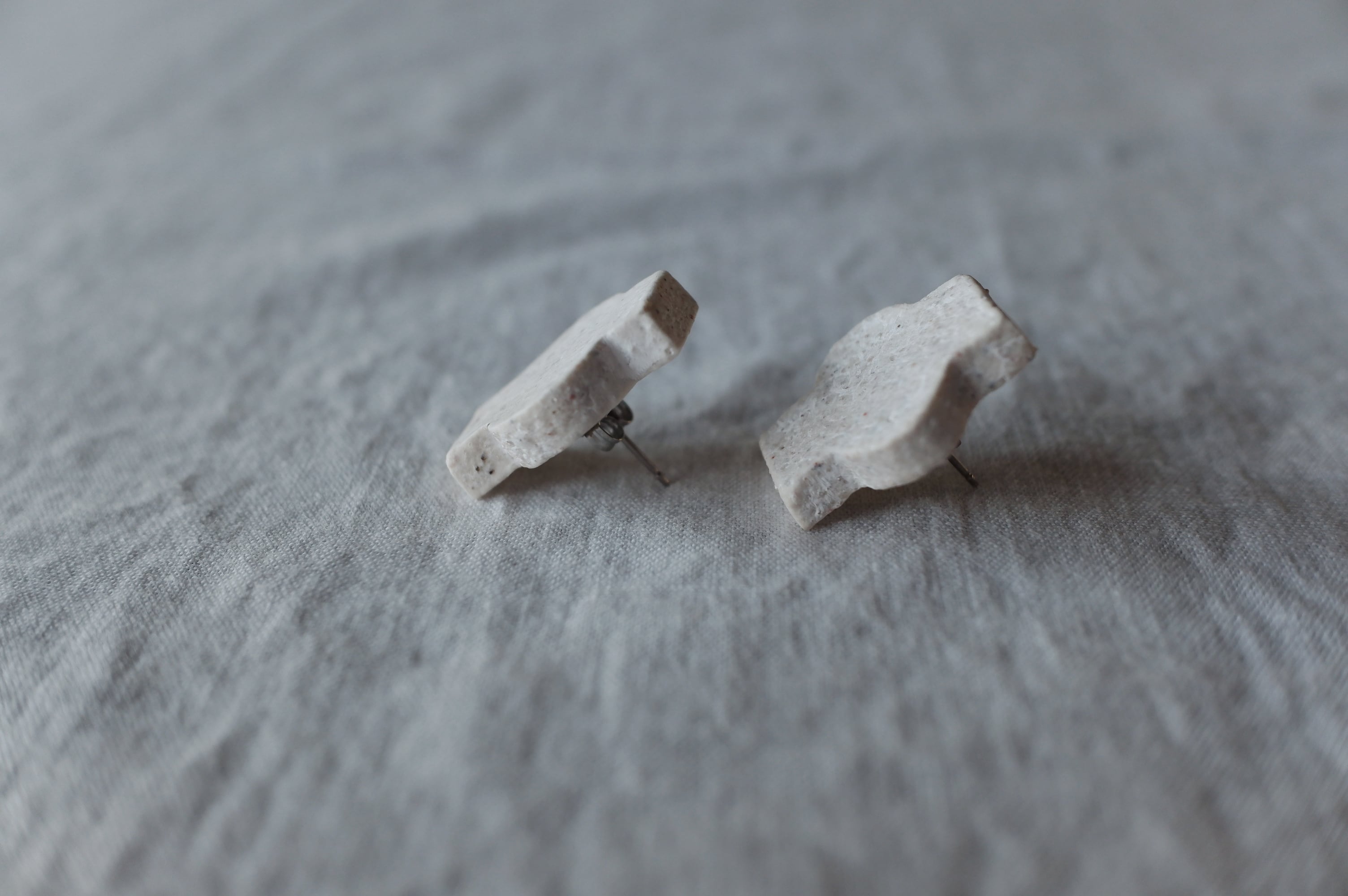 Dona ceramic studio 入江佑子 ピアス sculpture 15 | 木琴堂
