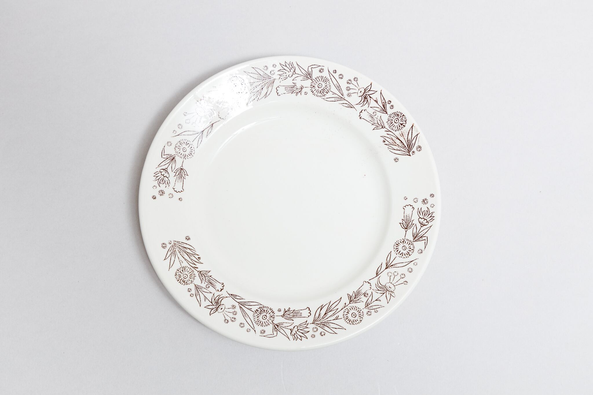 ヴィンテージ茶色の植物柄皿 コナコヴァ陶器工場 旧ソ連 0405