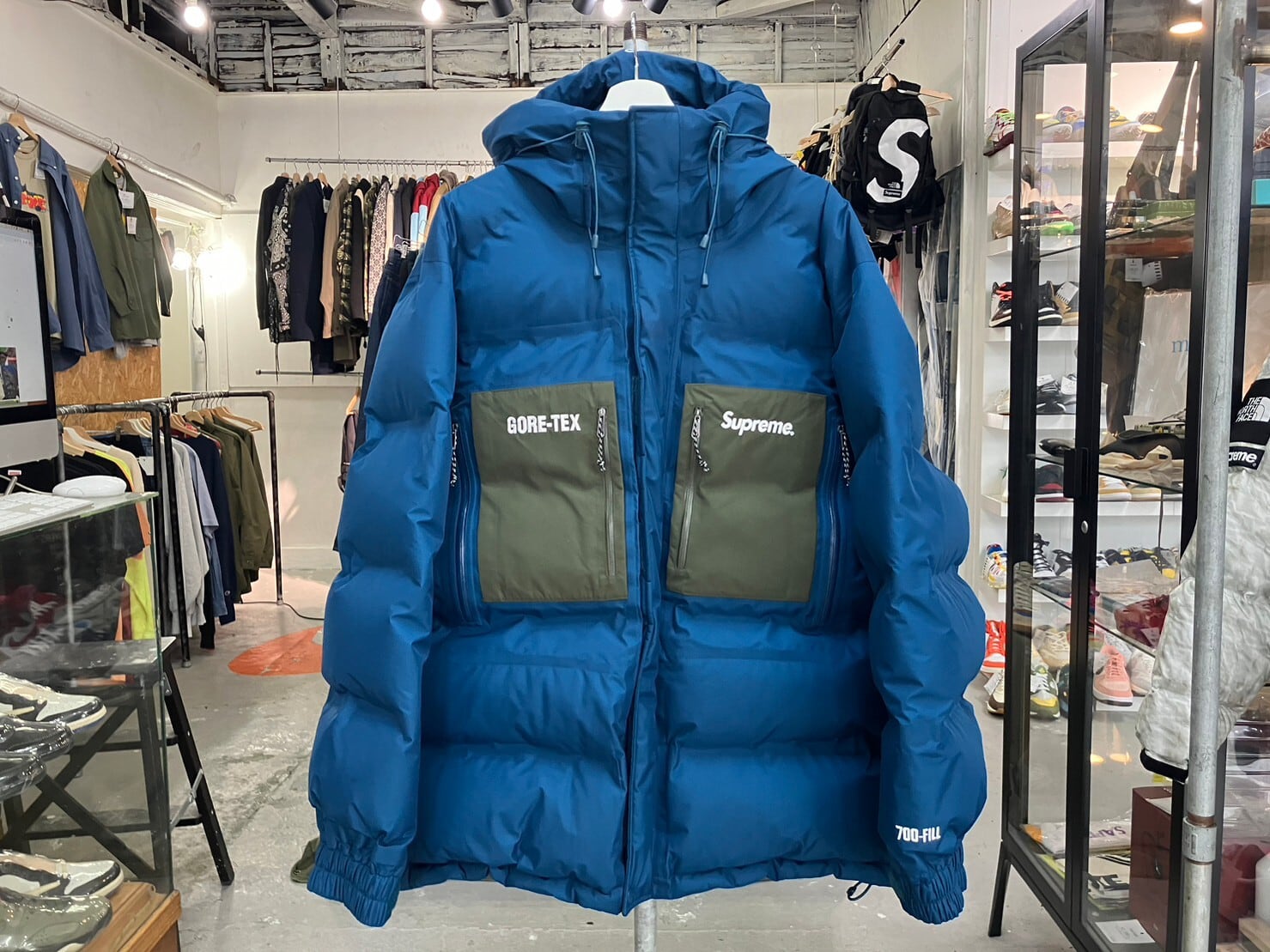 Supreme GORE-TEX 700FILL DOWN PARKA DARK TEAL LARGE 23887 | BRAND 