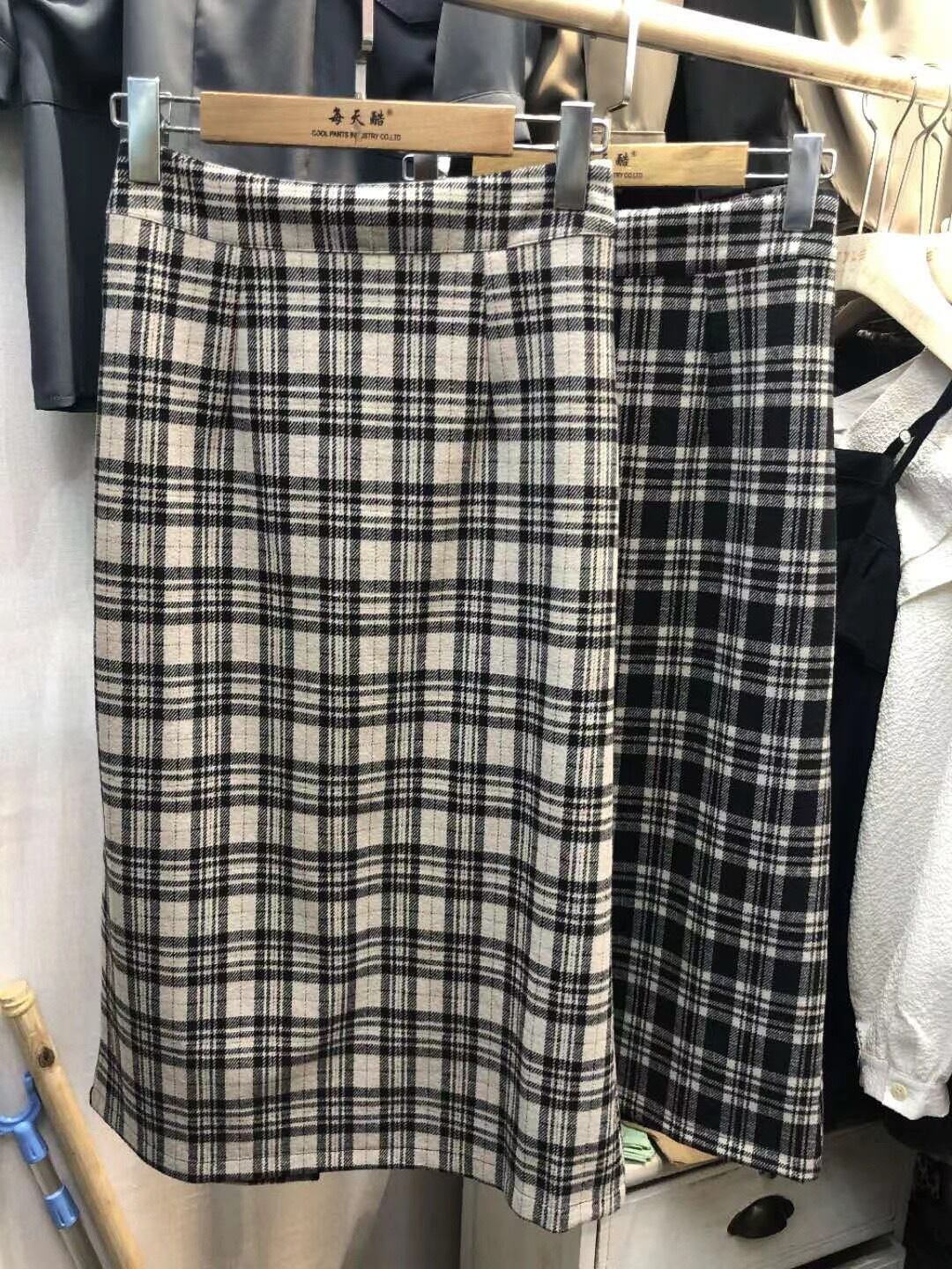 チェックスカート