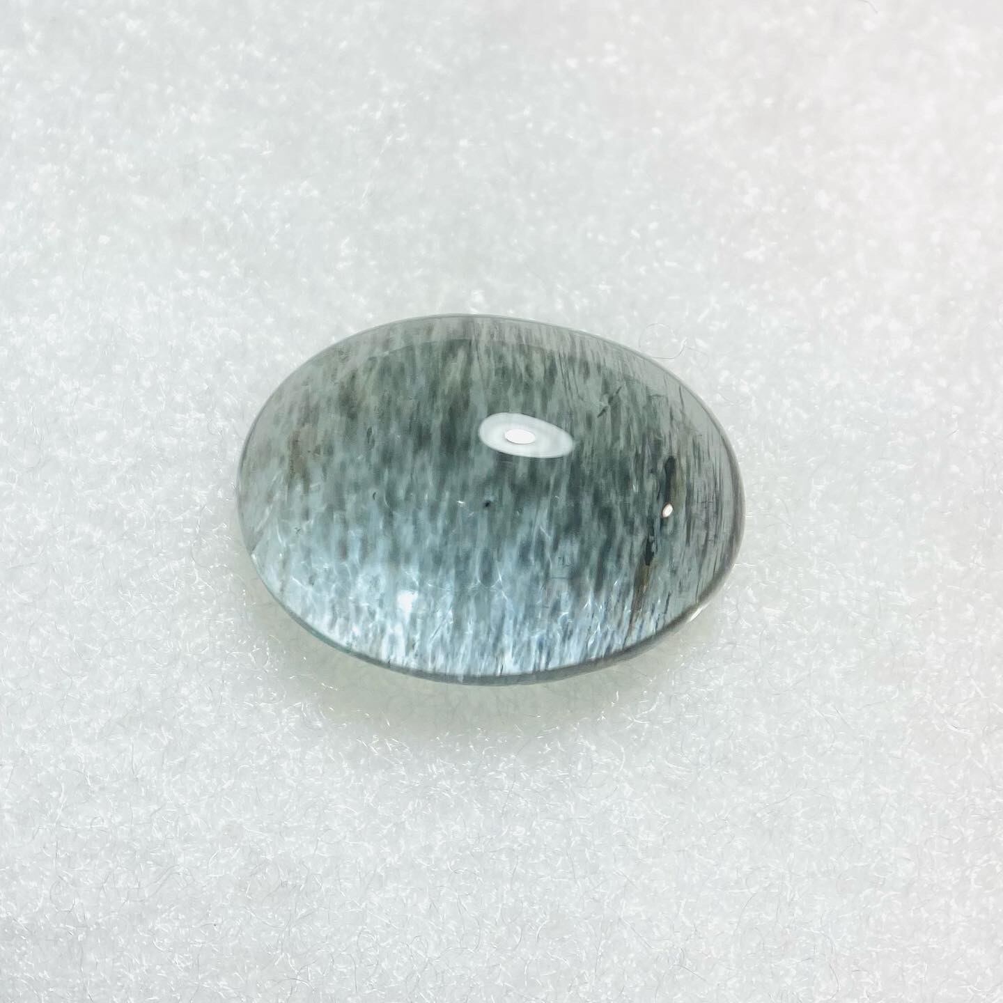 水面に猫 サンストーンアクアマリン2