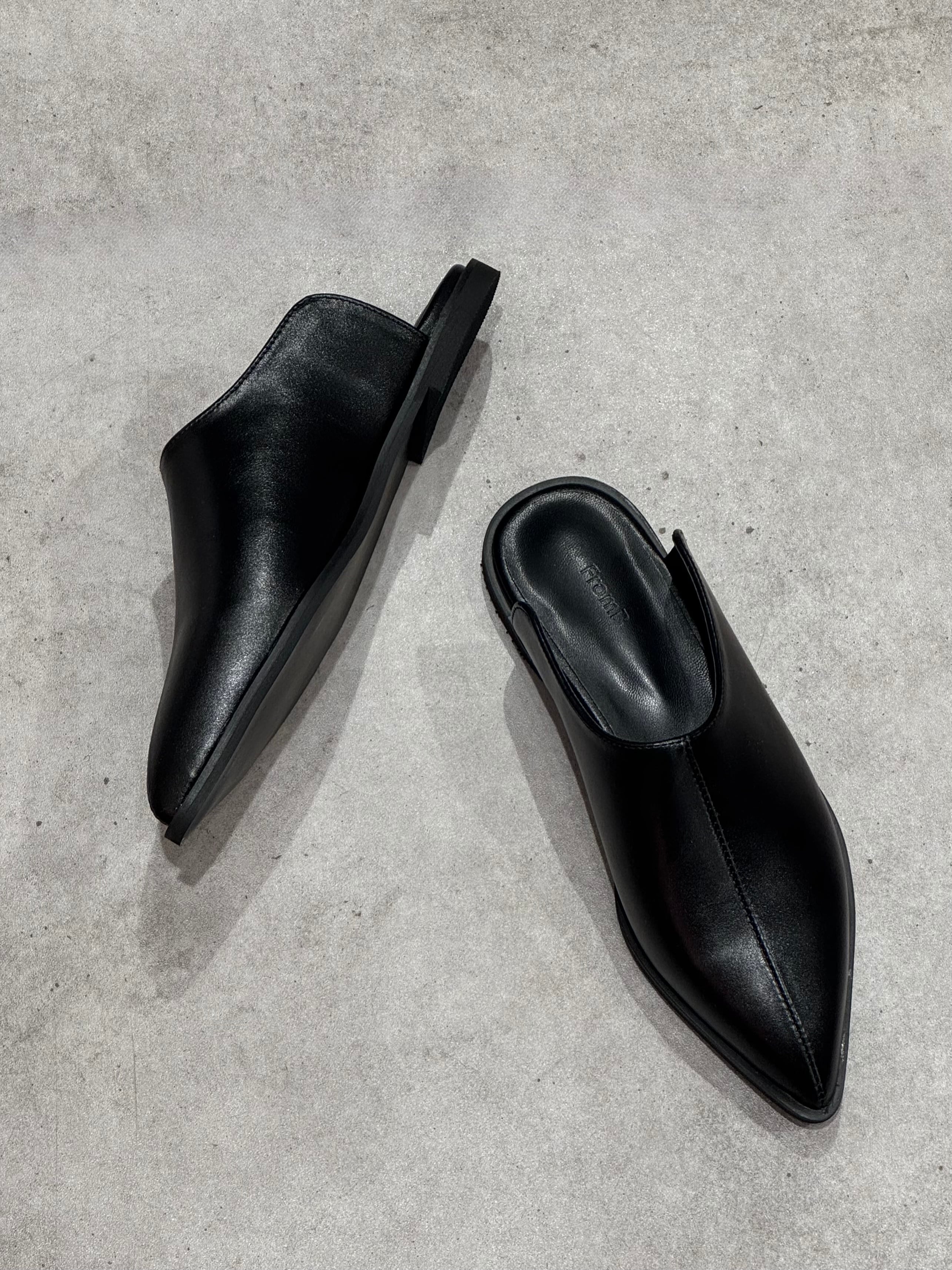 pointed toe mule sandal