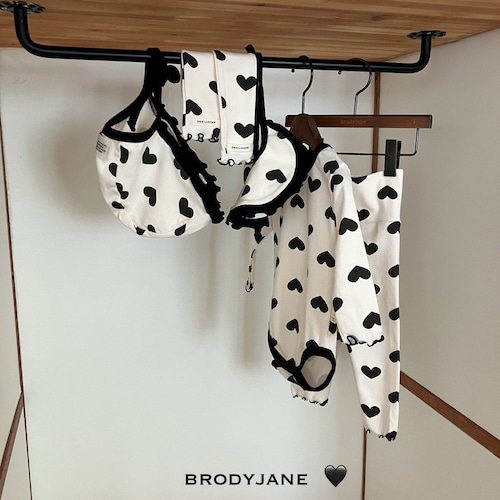 brody jane［取寄］black heart bib or socks or bonnet 26autumn