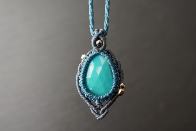 アリゾナ産スリーピングビューティーターコイズのマクラメネックレス（トルコ石）