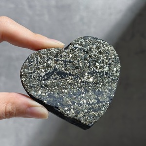 パイライト・オン・シュンガイト ハート03◇Shungite with Pyrite◇天然石・鉱物・パワーストーン