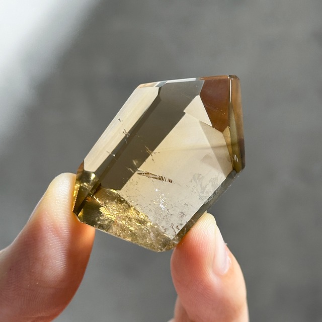 ファントム◎シトリン（黄水晶） フリーフォーム31◇ Citrine ◇ 天然石・鉱物・パワーストーン
