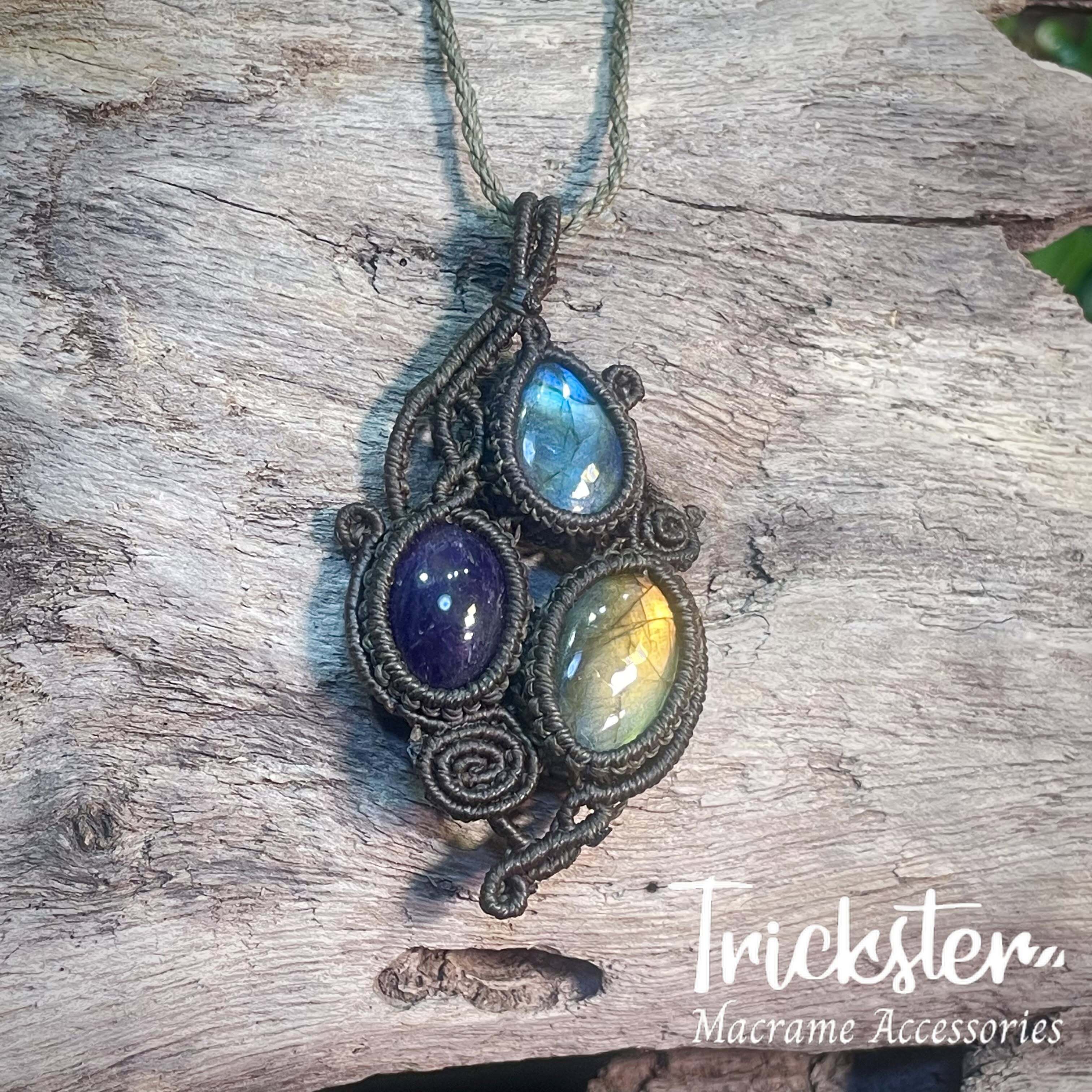 レッドヘマタイトインクオーツ ラピスラズリ マクラメペンダント T62