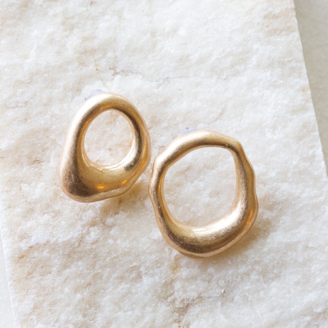 Melted circle earrings / Gold