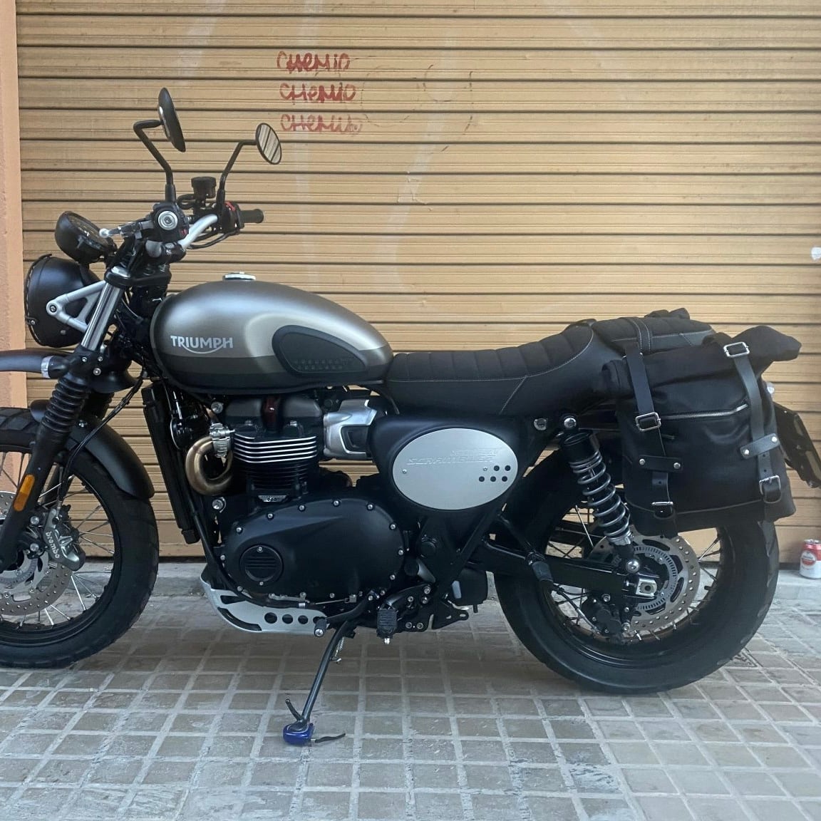 TRIUMPH スクランブラー900用ブラケット 左右セット Klickfix TRIUMPH スクランブラー900用ブラケット 左右セット Klickfix