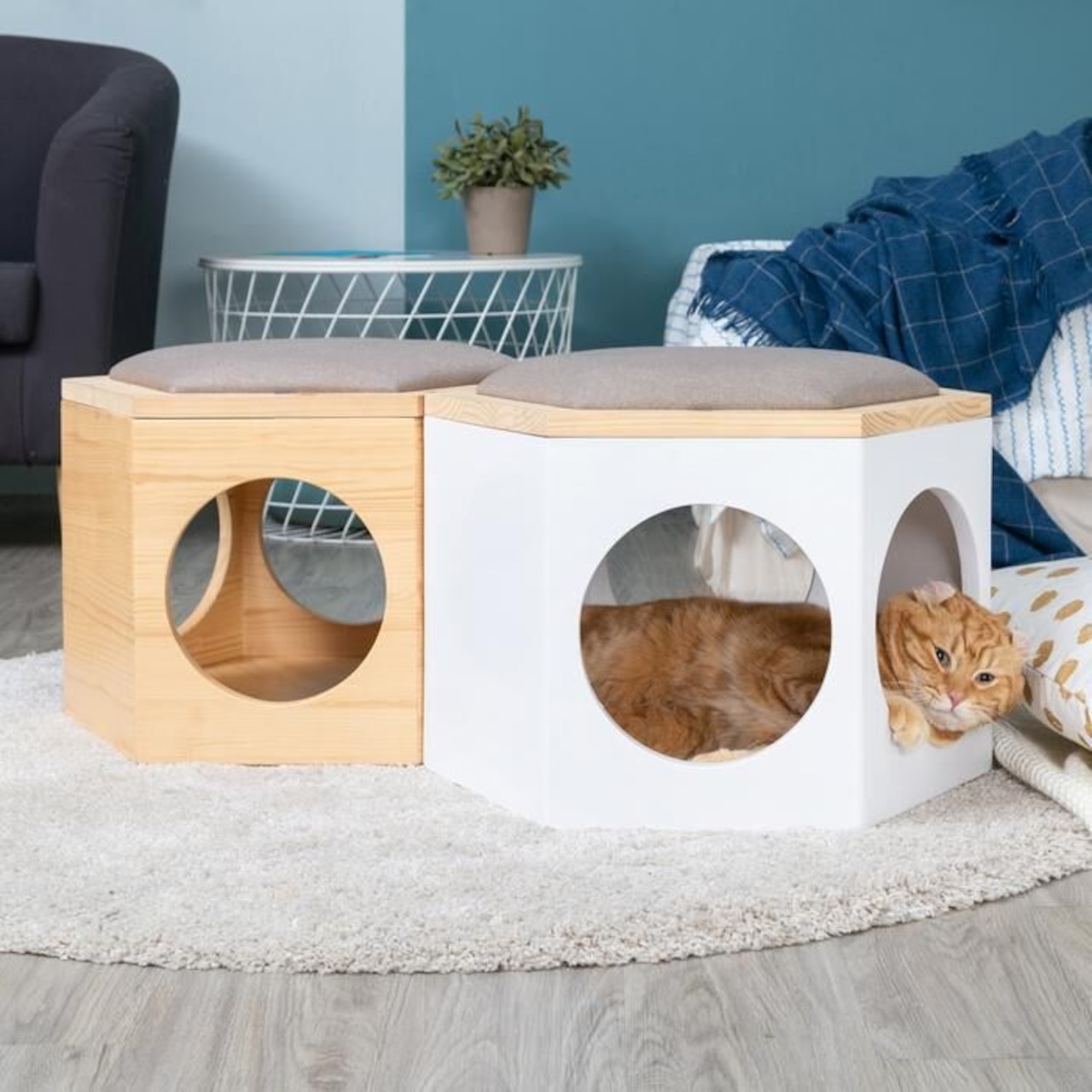 【木のぬくもりが優しい猫ハウス型ローチェア】猫がくつろげる空間,高さ35㎝