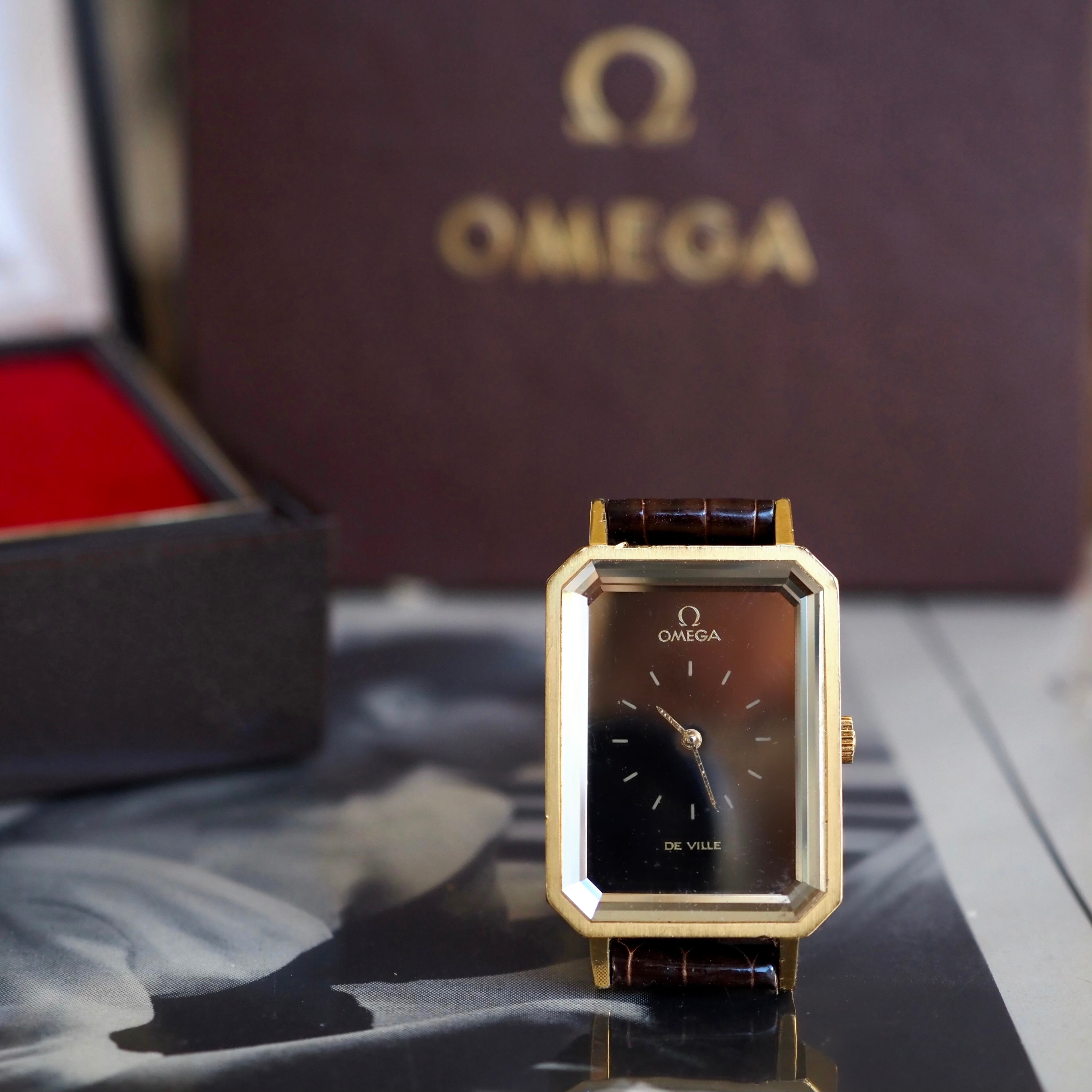 超希少 OMEGA グリマデザイン ミラー文字盤 エメラルドライン ドレス