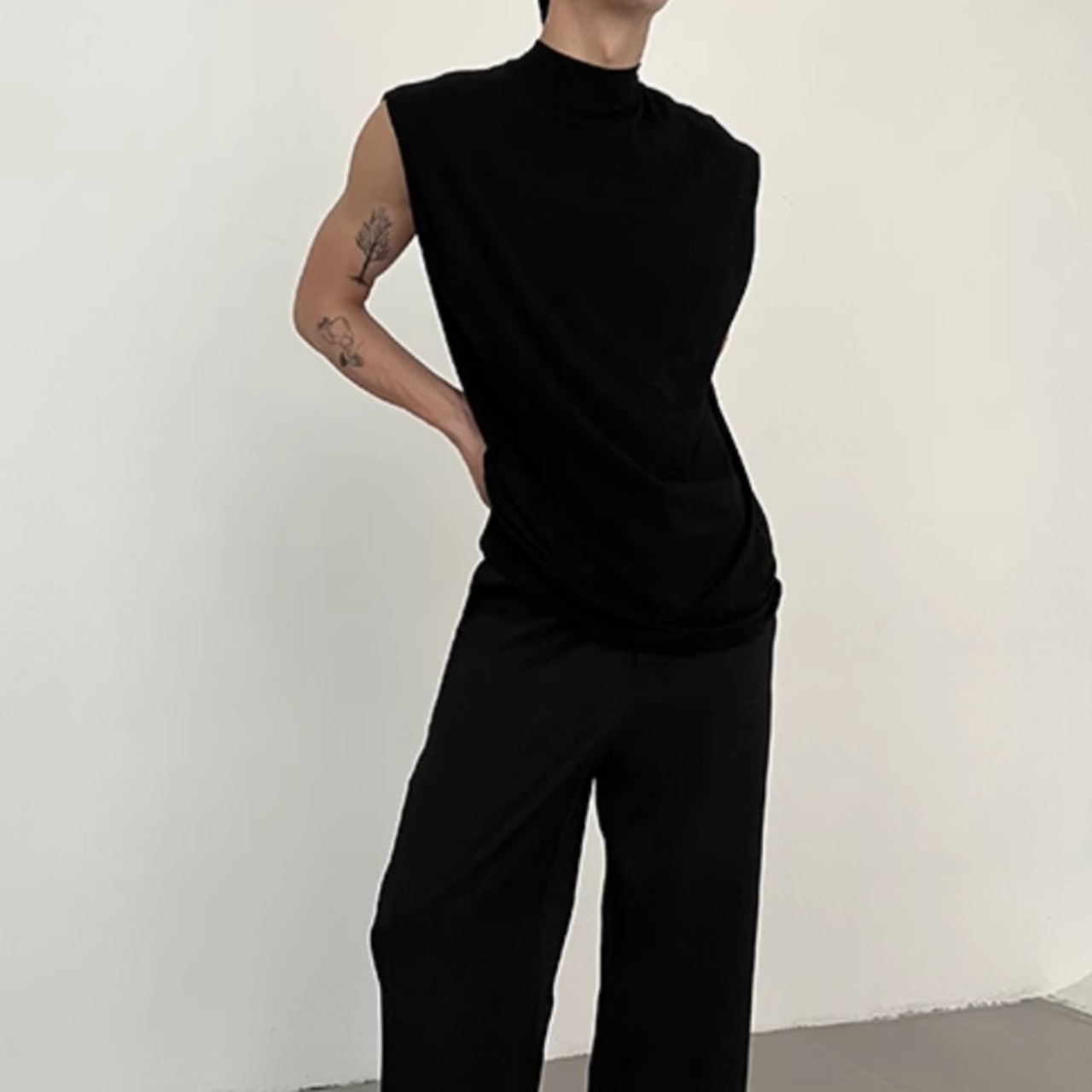 モダンシンプルテーパードパンツ　0798