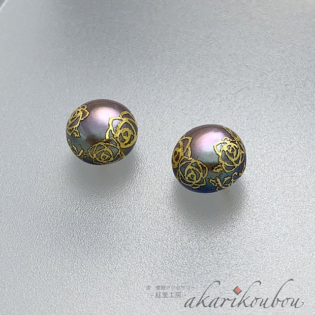 【K18】パール×純金箔ピアス 淡水真珠 グレーカラー 薔薇モチーフ 純金箔アクセサリー：18金ポスト金具 伝統工芸 金沢箔