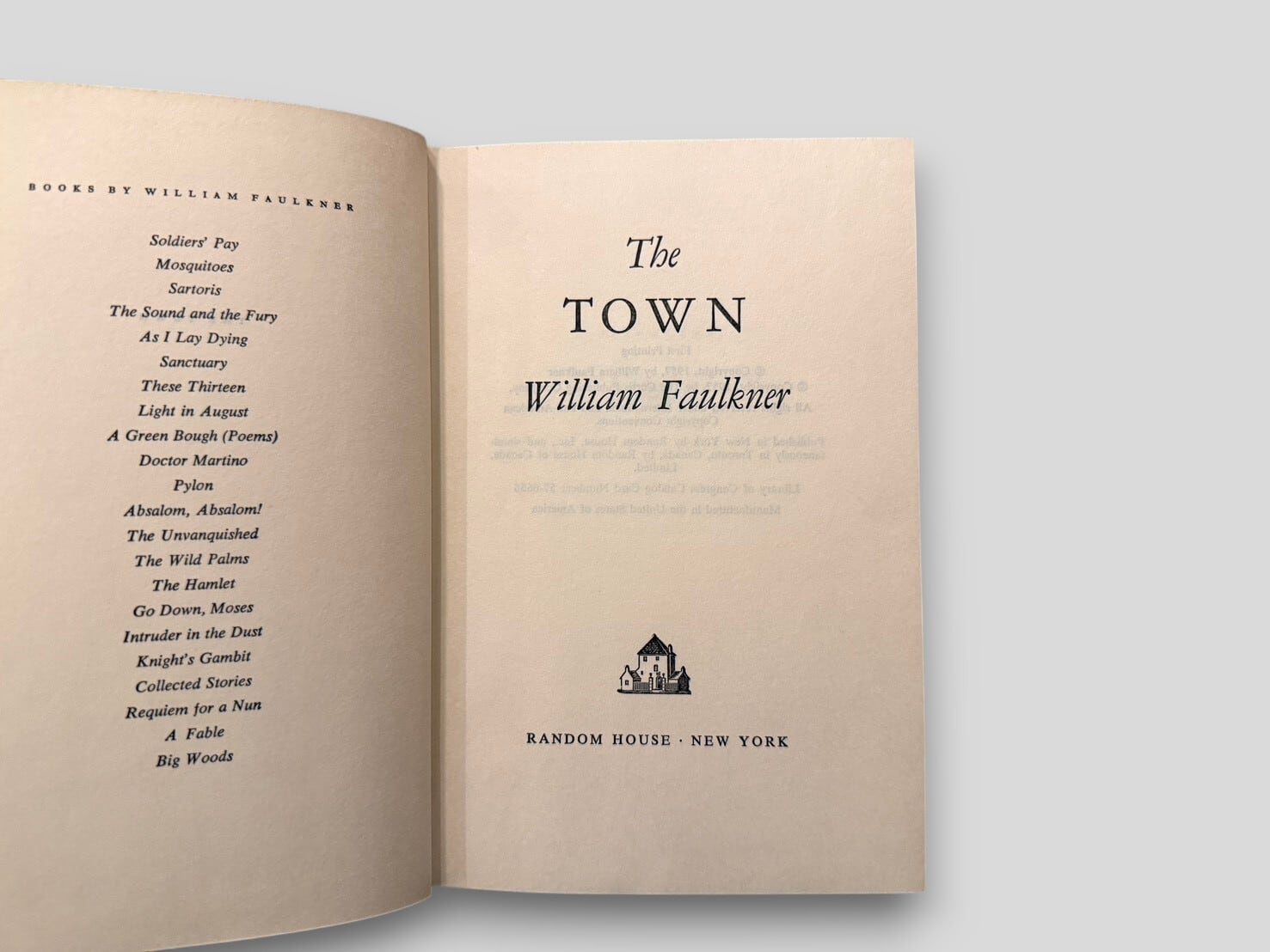 SL1279】【FIRST EDITION】【FIRST PRINTING】The Town(1957) /William