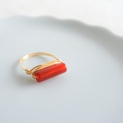 赤メノウ　ほそながい　ゴールドの指輪