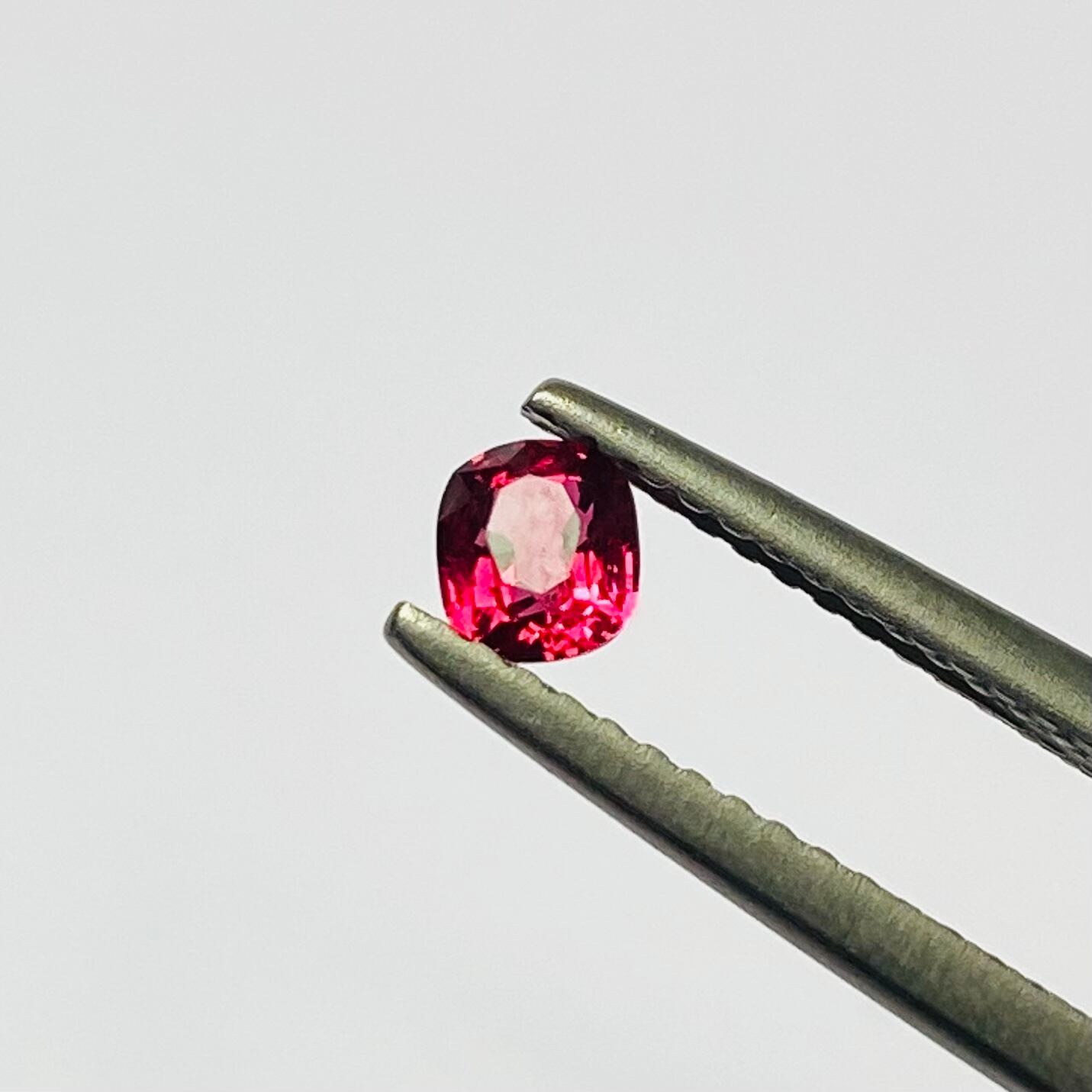 ミャンマーモゴック産希少レッドスピネル2