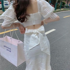 back ribbon middle skirt white set up