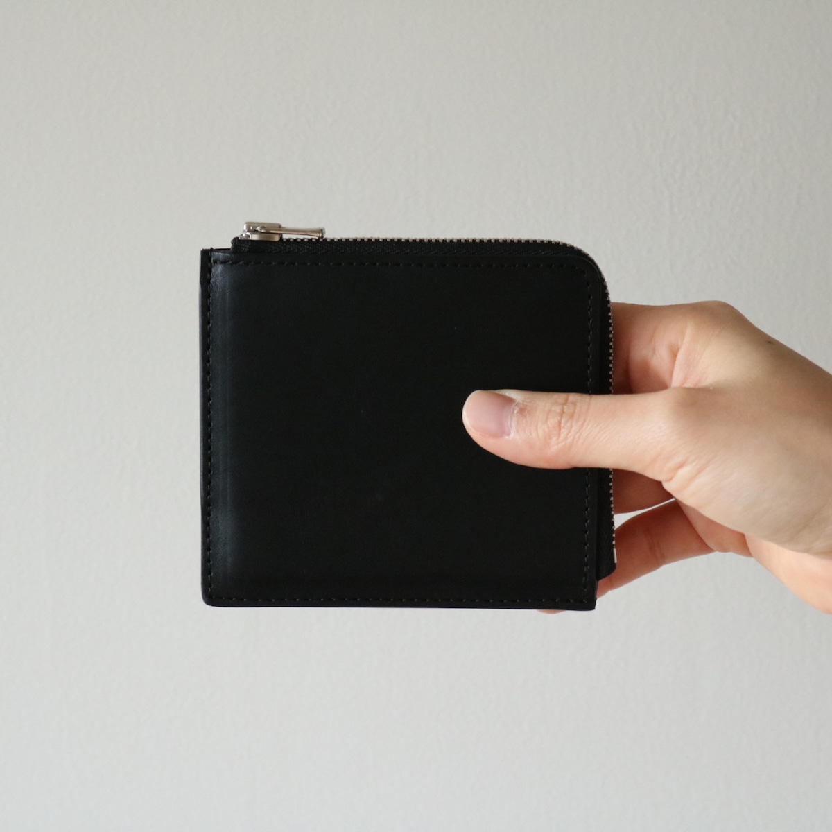 L zip leather wallet - black | KEESE powered by BASE