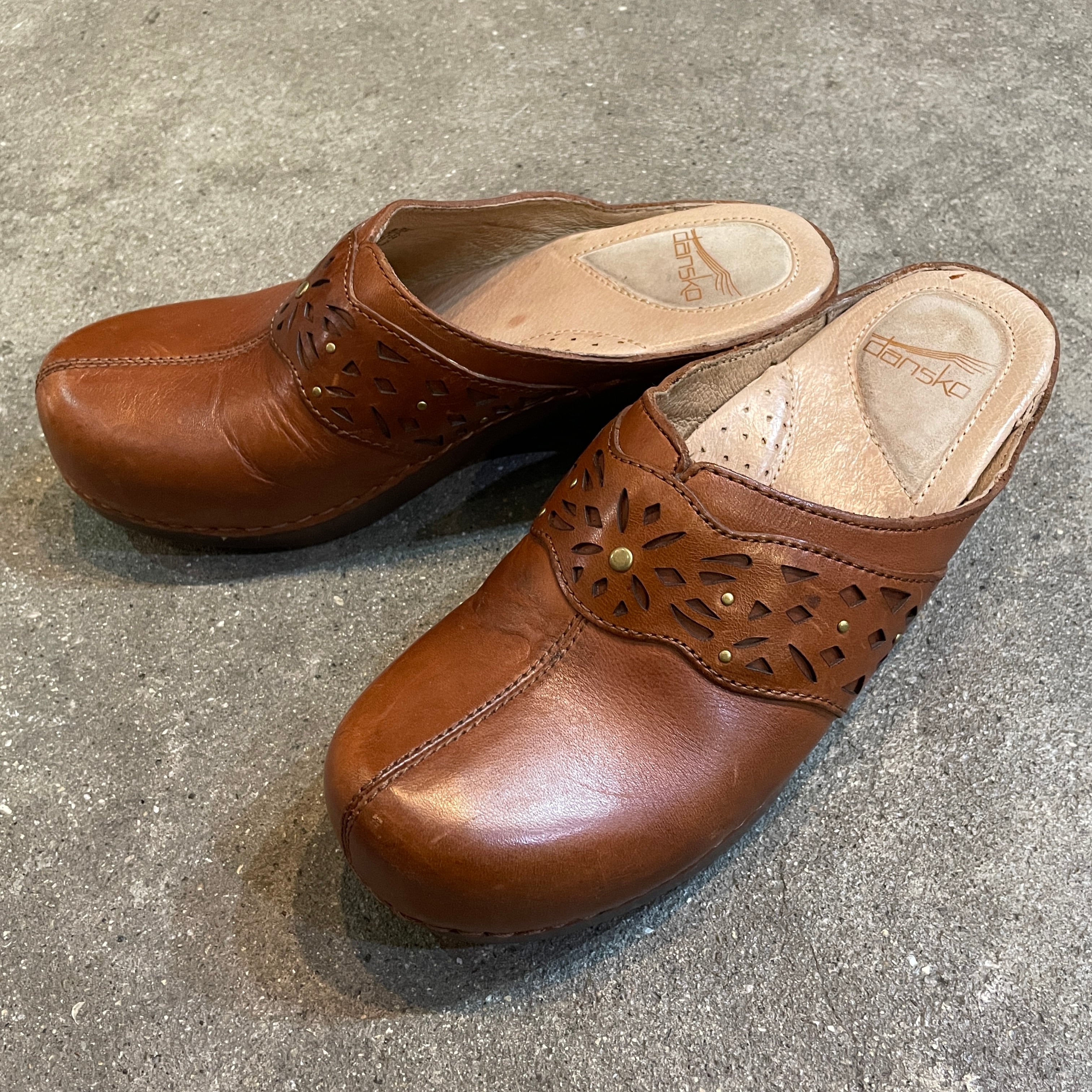 Dansko ダンスコ レザーサンダル 型抜きデザイン 38 ブラウン | 古着屋 Uan