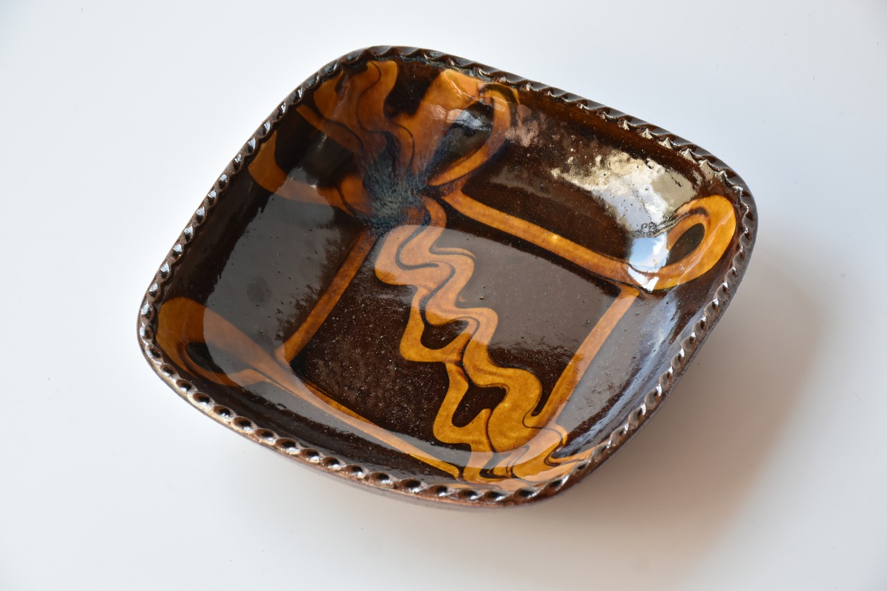 小代焼ふもと窯 / 井上尚之 : 角鉢 スリップウェア ①