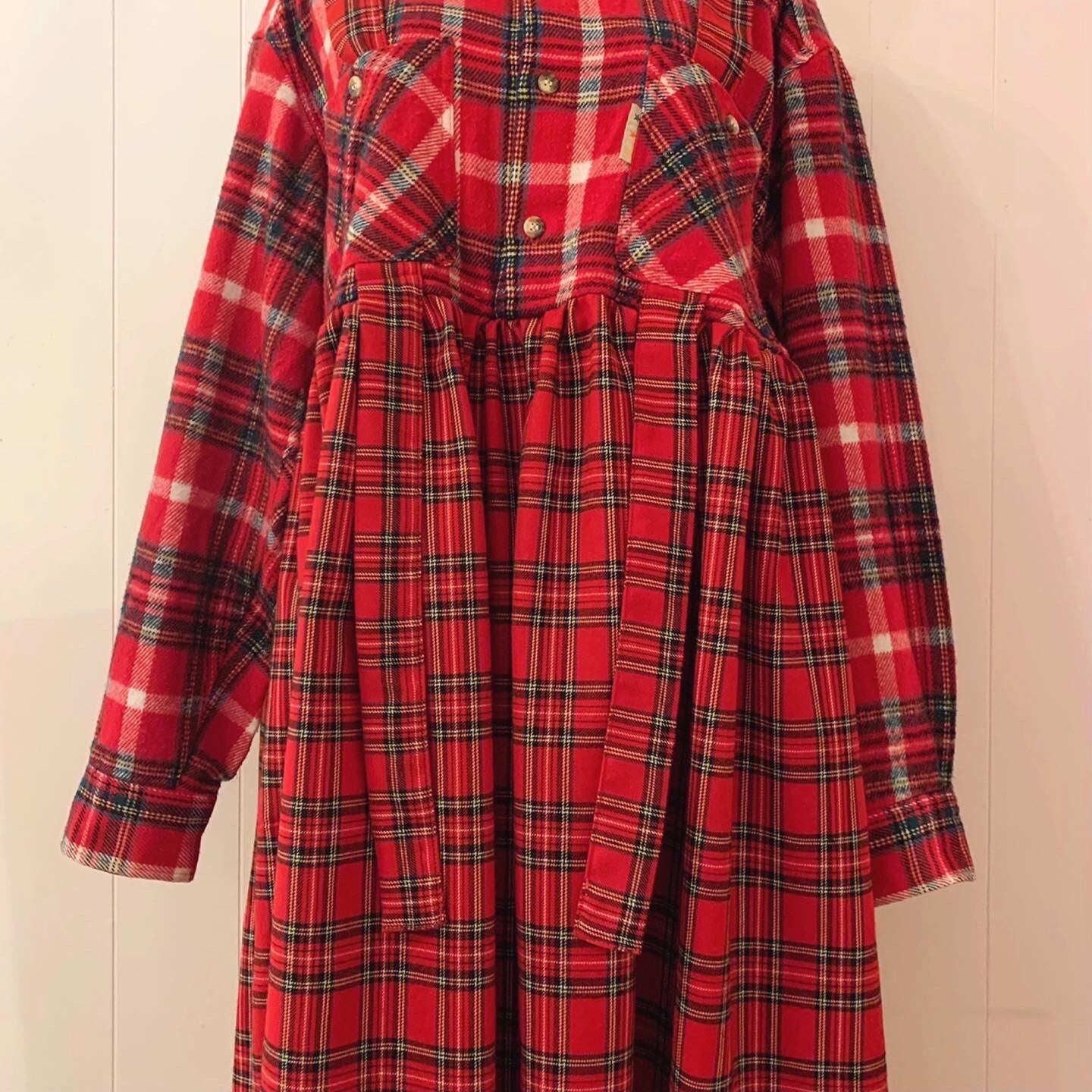 remake : gift box ribbon one-piece / red