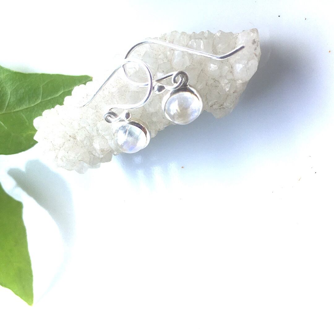 【SV925】✦6月の誕生石✦⋆.満月レインボームーンストーンピアス⋆.·Moon Light.·✦