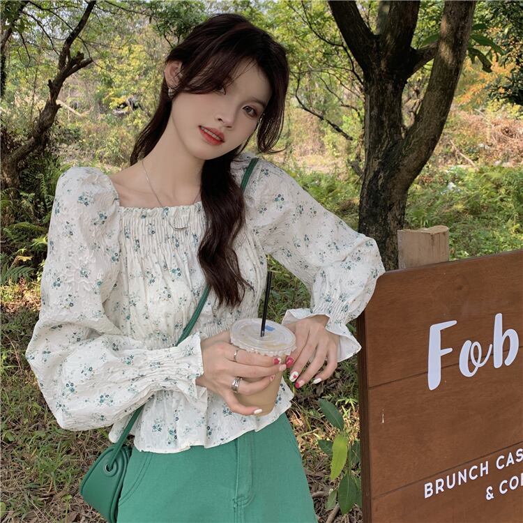 トップス レディース カットソー シャツ ブラウス ショート丈 長袖 トランペットスリーブ スクエアネック オフショルダー オフショル シャーリング プルオーバー 2way かわいい 大人可愛い カジュアル 清楚 フェミニン おしゃれ 綺麗 お嬢様 ナチュラル こなれ感 ラブリー キュート ガーリー 抜け感 花柄 小花柄 フラワー OL 学生 デート お出かけ 休日 散歩 カフェ巡り 街歩き フリーサイズ オレンジ グリーン 春 10代 20代 30代 韓国 韓国系 着回し 普段使い モテ 送料無料