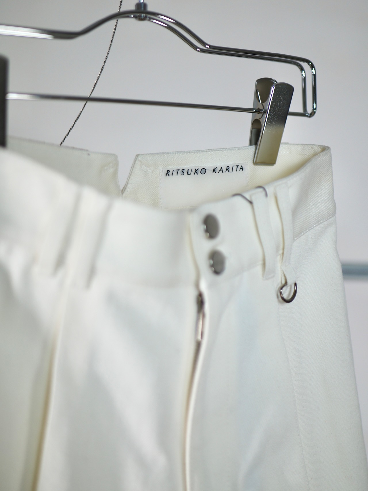 RITSUKO KARITA - R denim pants / white