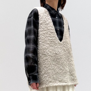 mizuiro ind hairy yarn V-neck pullover vest