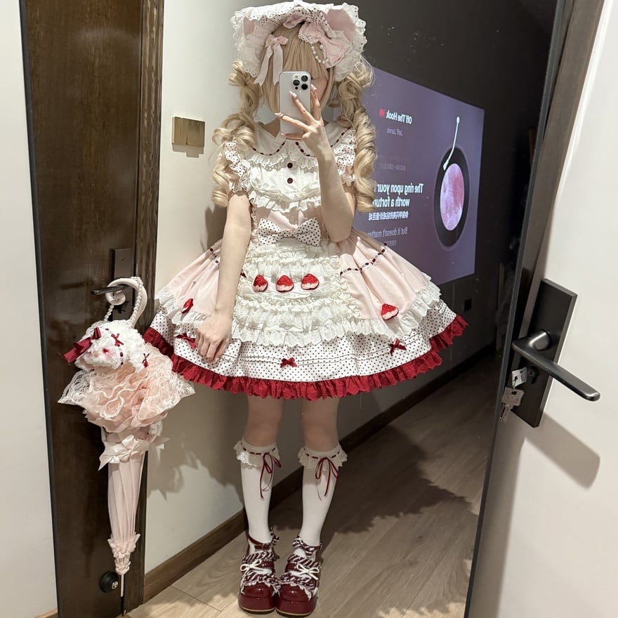 苺ミルクの祝祭 継袖いちご柄エプロン風レースフリル甘ロリワンピース
