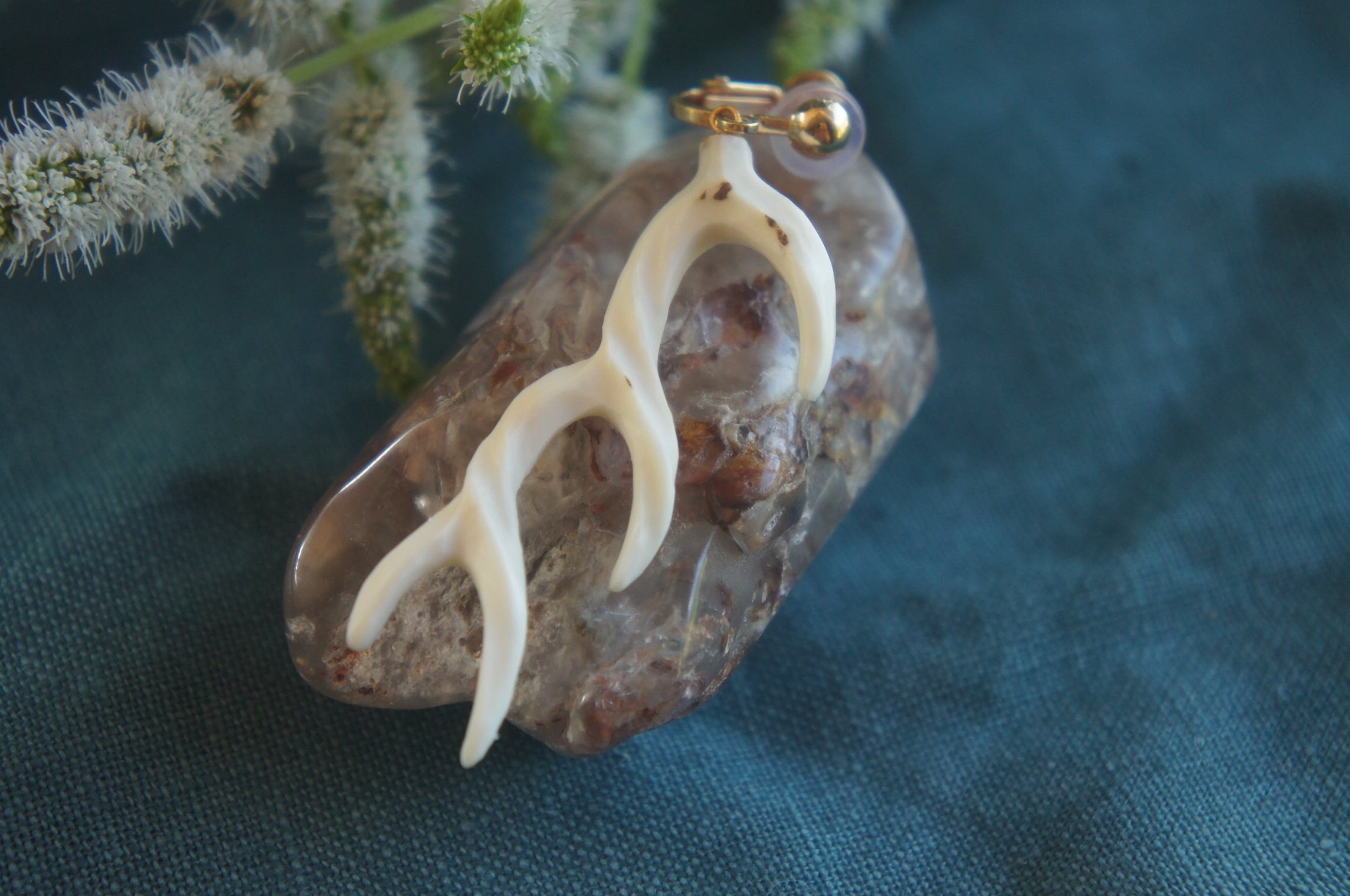 鹿角彫刻「鹿角」イヤリング 三段角・ツルツル