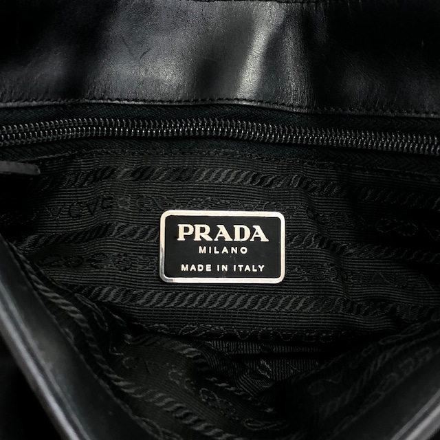 PRADA プラダ ショルダーバッグ ブラック フロントバックル トライアングルロゴ ナイロン ワンショルダーバッグ vintage ヴィンテージ オールド dwjuwu