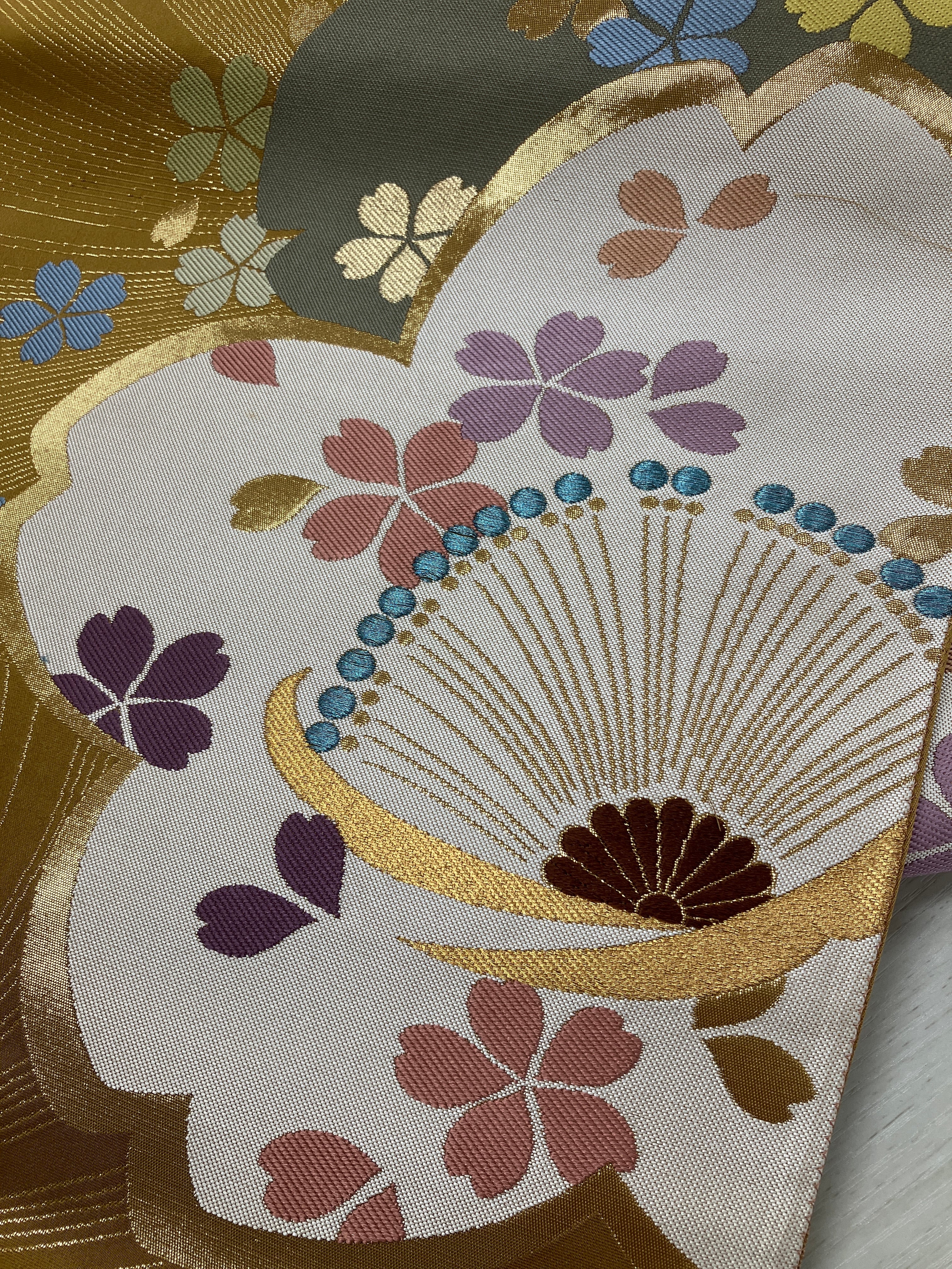袋帯 美しい桜の花模様 金色 振袖 O-2908 袋帯 振袖用 絹 波に桜紋様 ゴールドxブラックxホワイト 金糸銀糸 六