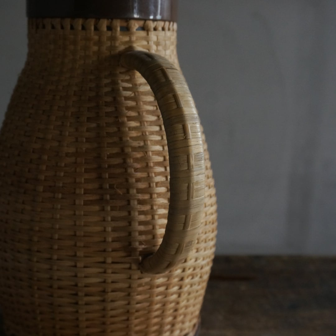 古い国産の魔法瓶