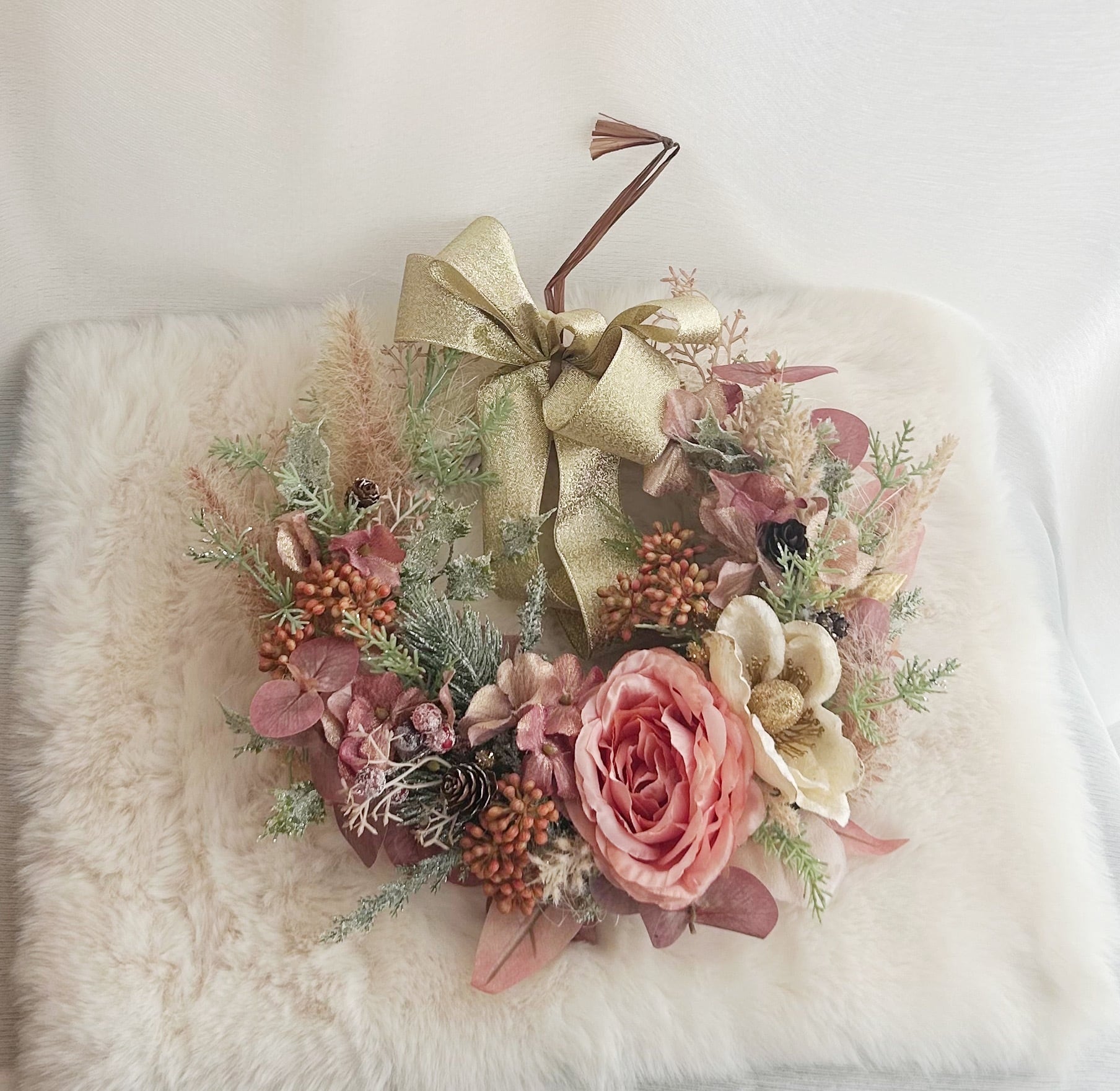 バラとポインセチアのクリスマスリース | フラワーデザイン Amuse