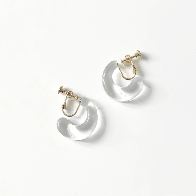 まるでガラスのような透明感 軽いC型ピアス／イヤリング｜画像2
