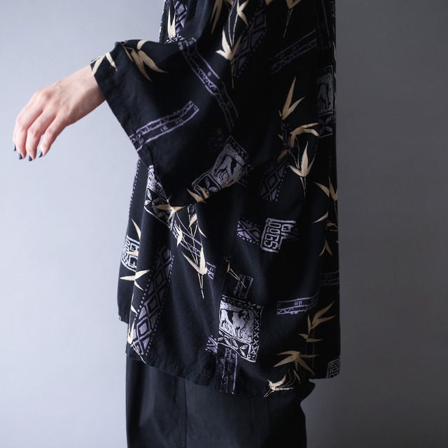 "BIG DOGS" black base good botanical pattern over silhouette h/s shirt