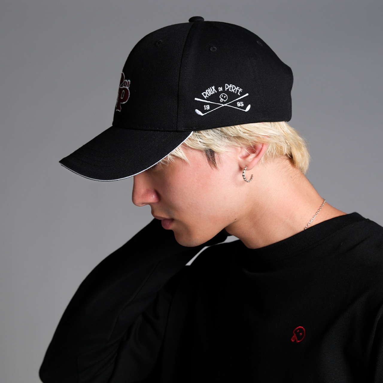 ロゴ刺繡キャップ