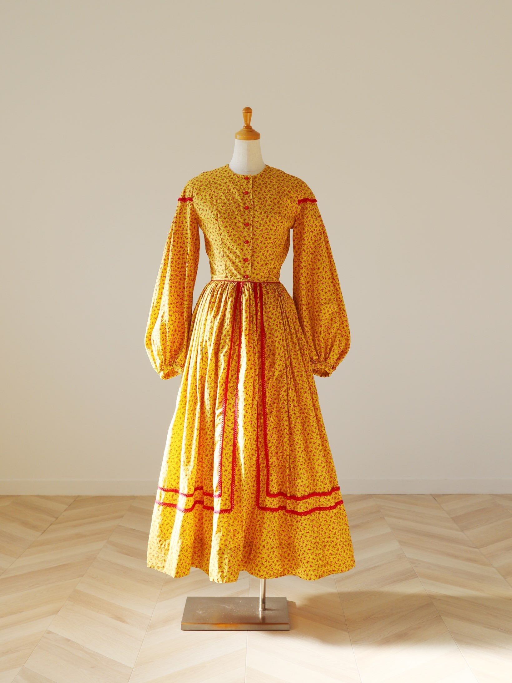 ●70s flower & lace detail Tyrolean dress