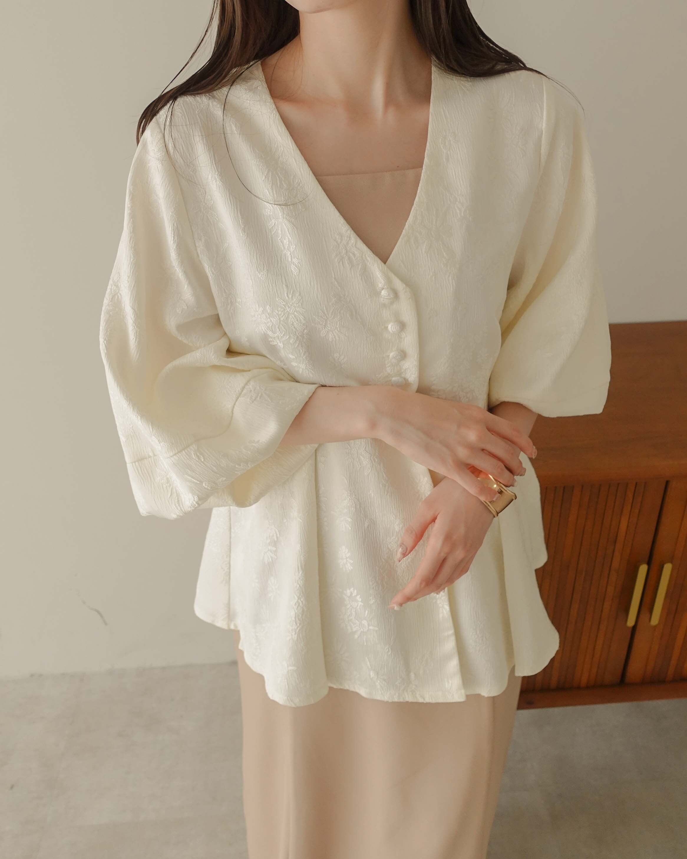 Alumu melton peplum button tops タグ付き