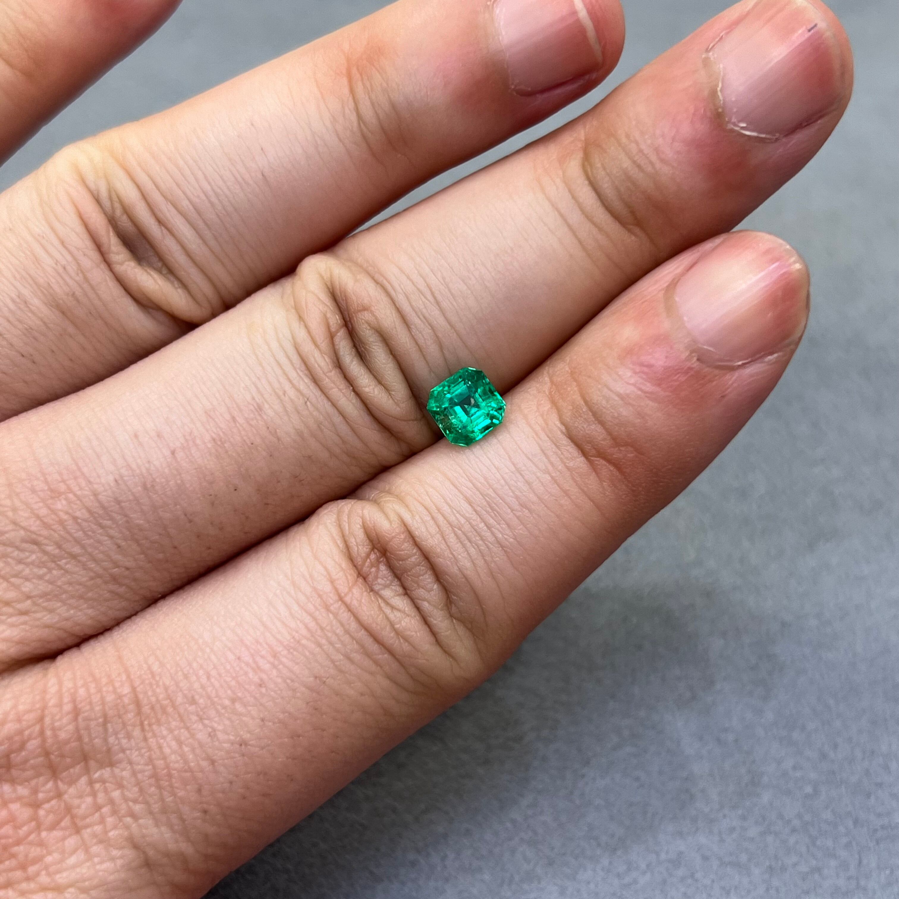エメラルド 0.83ct 5.62mm×5.63mm エメラルドカットルース | 鈴木屋 エメラルド 0.83ct 5.62mm×5.63mm エメラルドカットルース | 鈴木屋