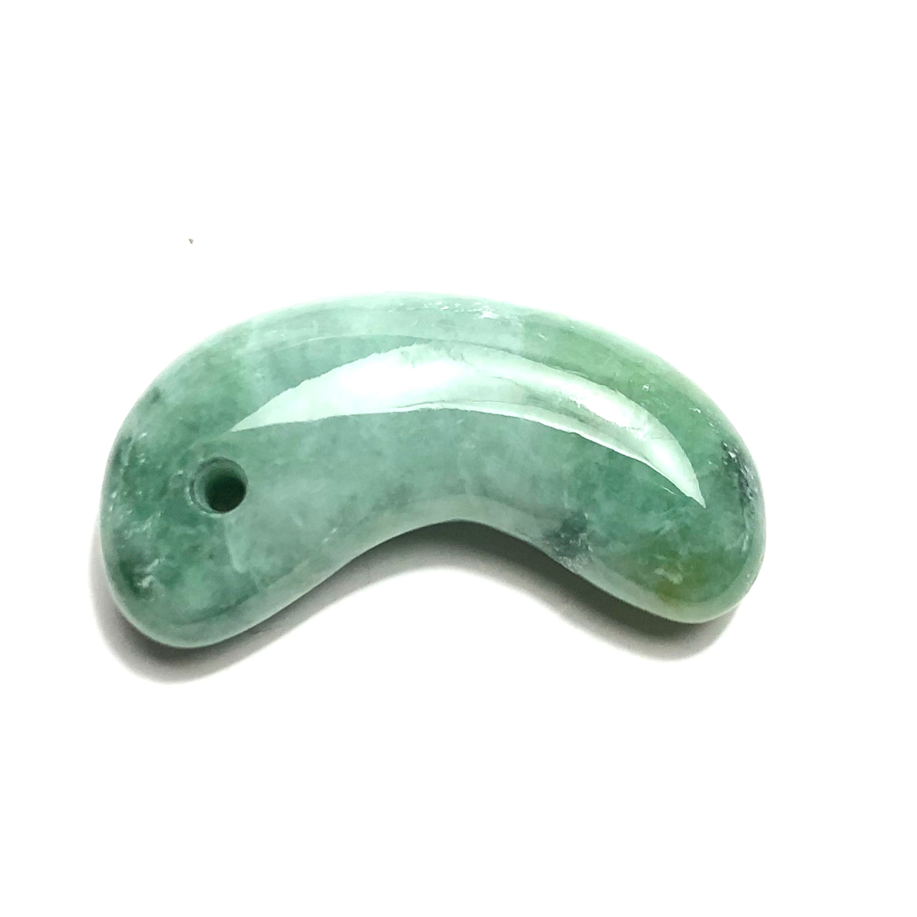 糸魚川翡翠　勾玉　緑と黒 緑色 糸魚川翡翠:勾玉 MT0092 | 糸魚川翡翠工房こたきBASE店